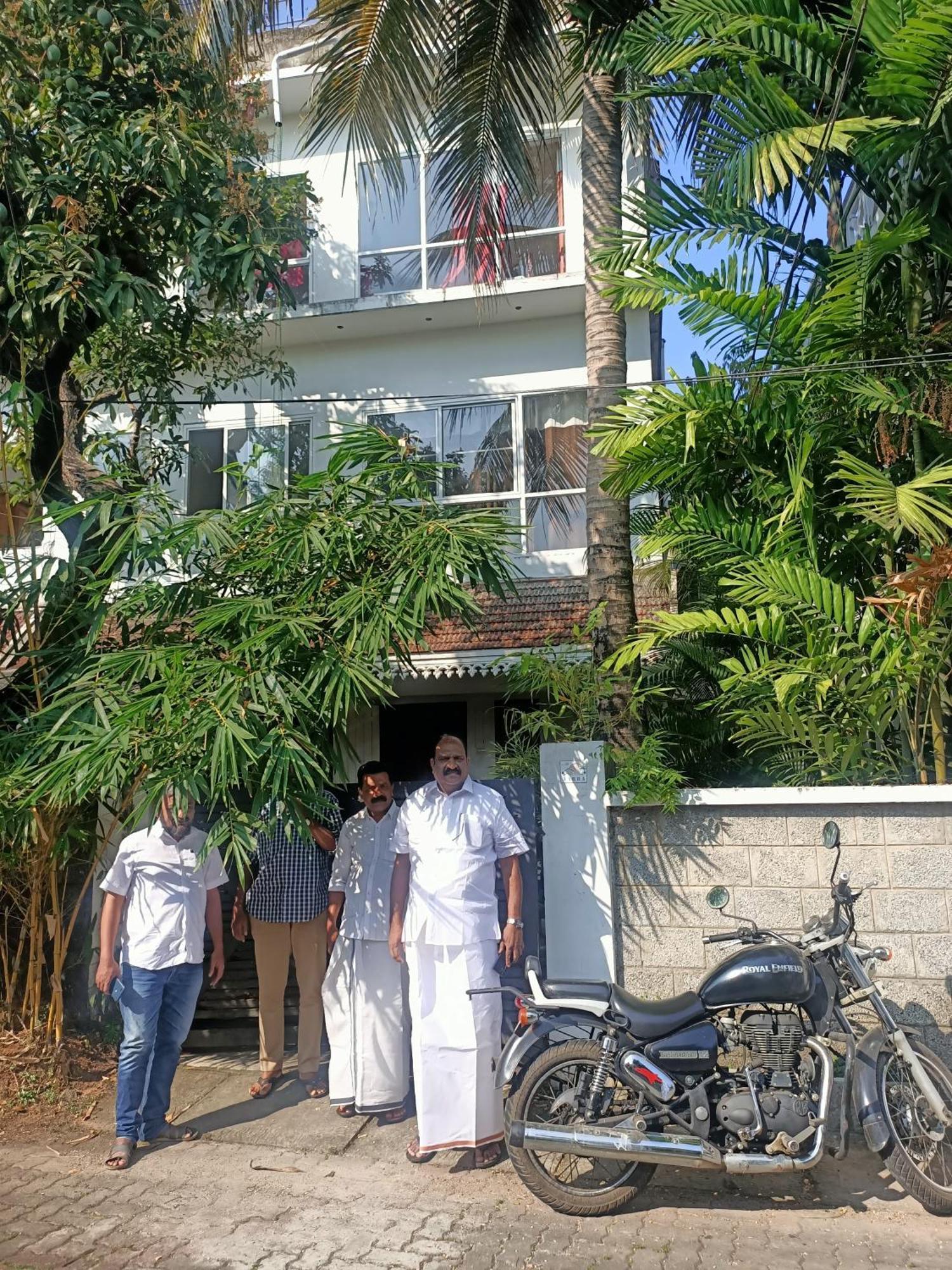 Adams Wood House Ayurveda Homestay Коччи Экстерьер фото