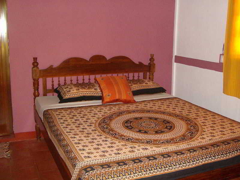 Adams Wood House Ayurveda Homestay Коччи Экстерьер фото