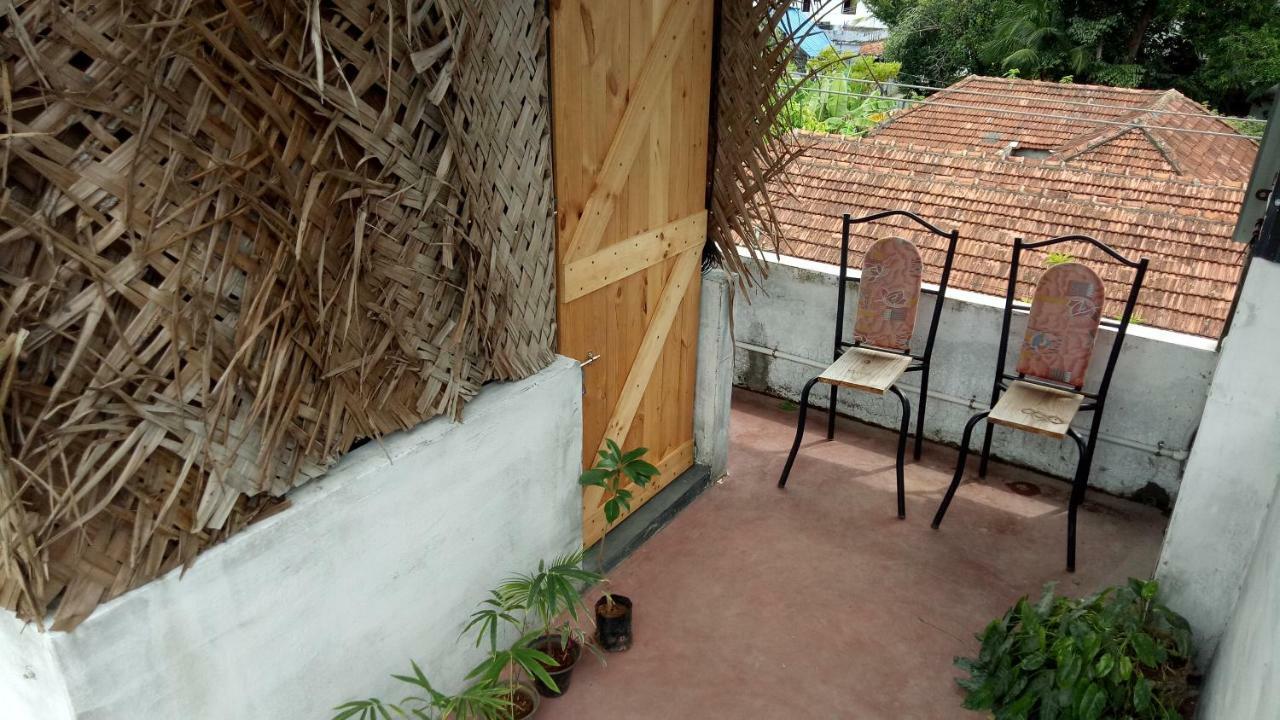 Adams Wood House Ayurveda Homestay Коччи Экстерьер фото